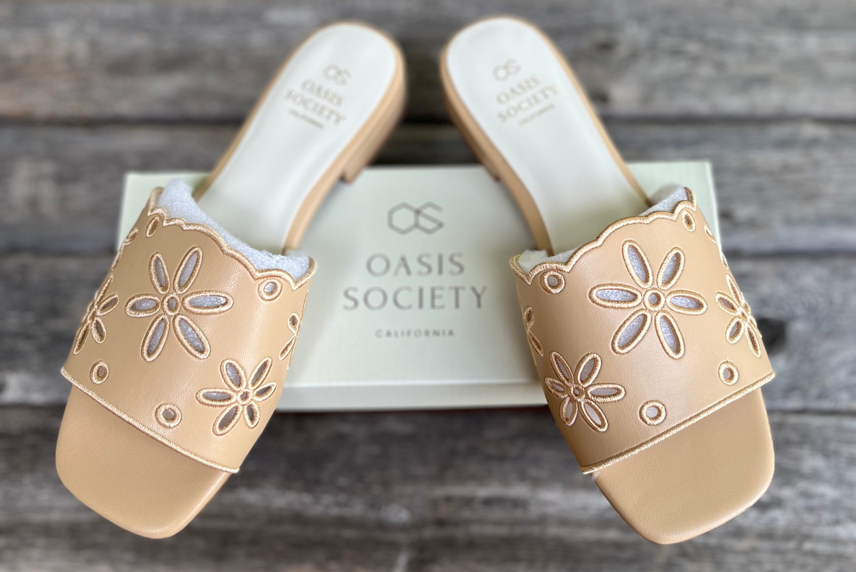 Oasis Society brand. Apricot flower cut out flat sandals. Square toe. LuxeSole. 