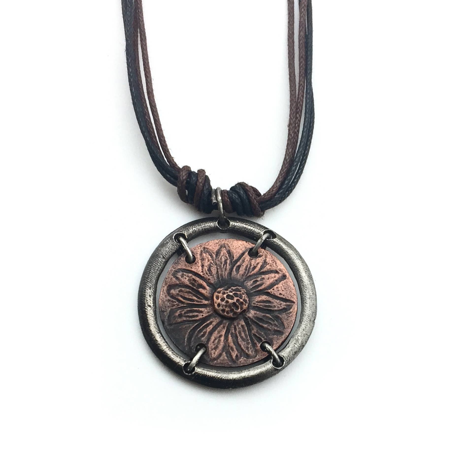 Sunflower in Circle Necklace - the Boujee Sunflower