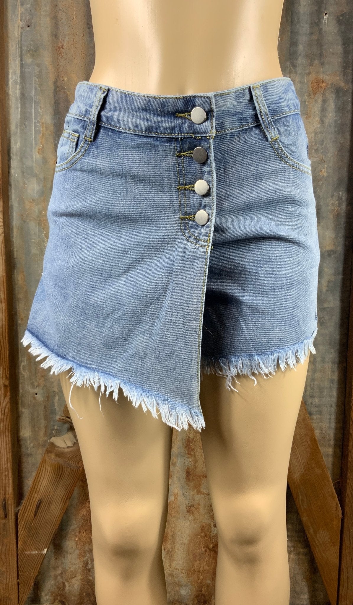 Voguelom brand. Frayed hem, culotte shorts with button fly. M, L $20