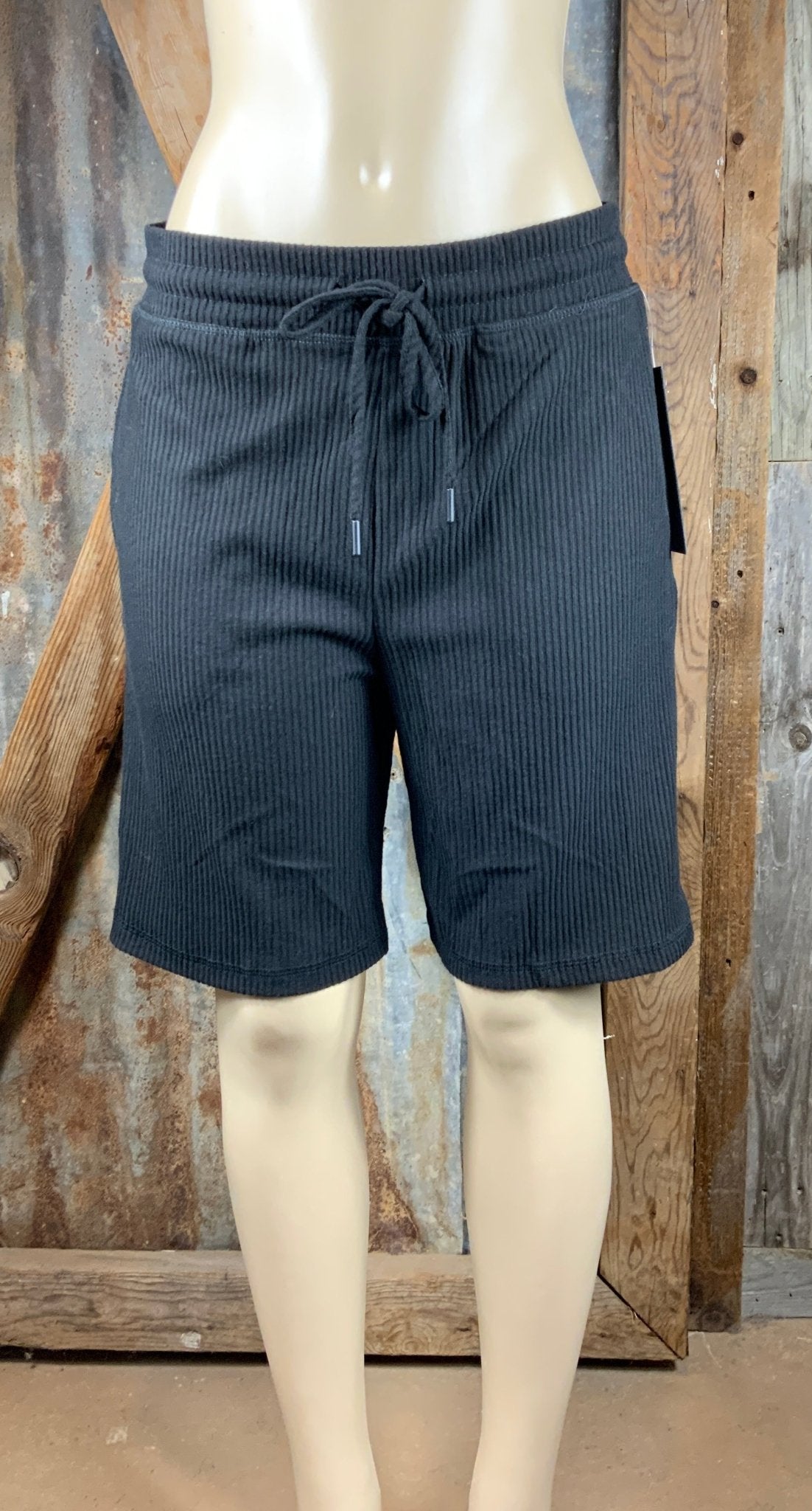 Mono B. brand. Black, knee length, ribbed, drawstring waist and pockets. S, M, L $15