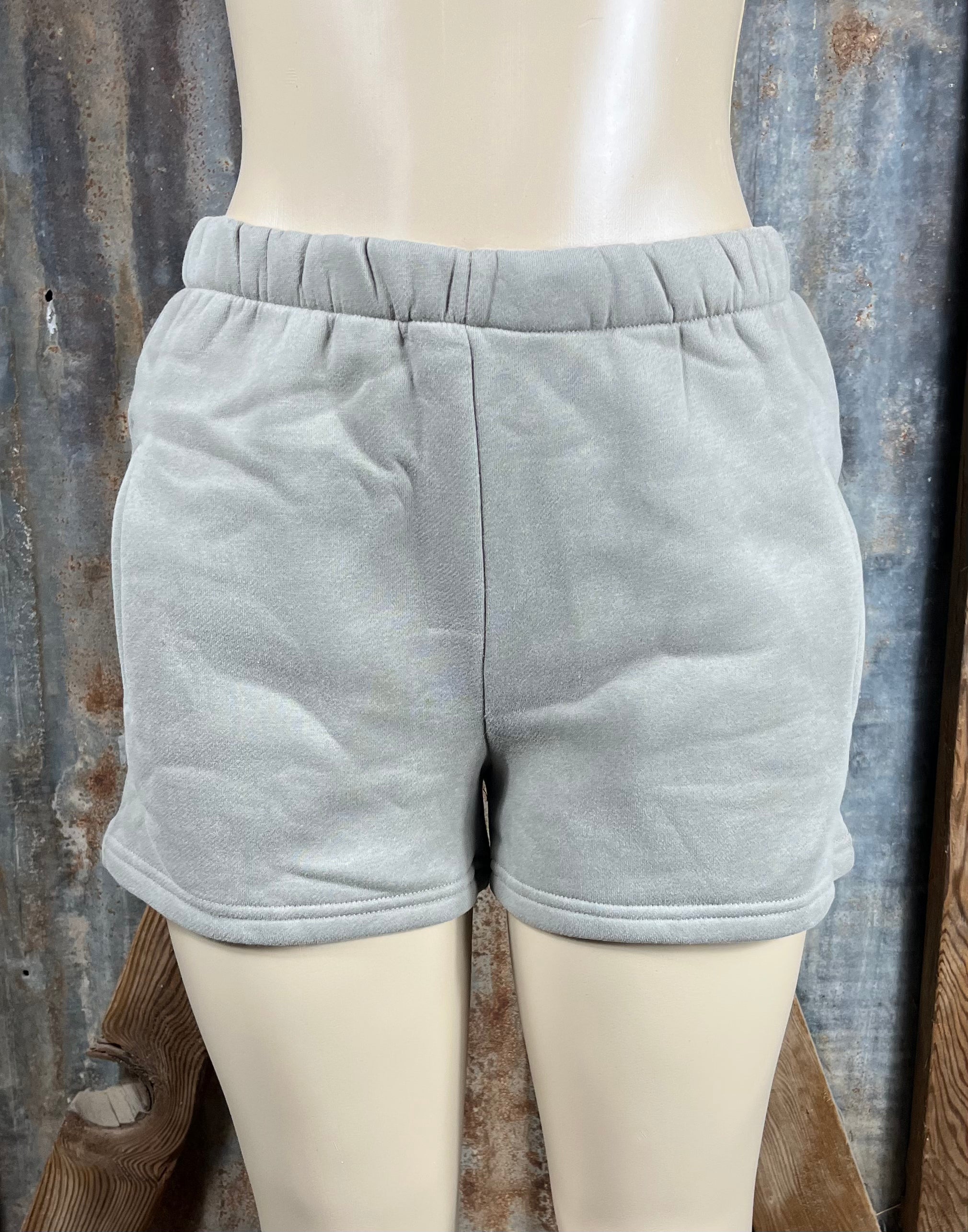 Bayliss brand. Casual muted gray (actual color in outfit photo) high, elastic waist with side pockets. S, M, L. $17