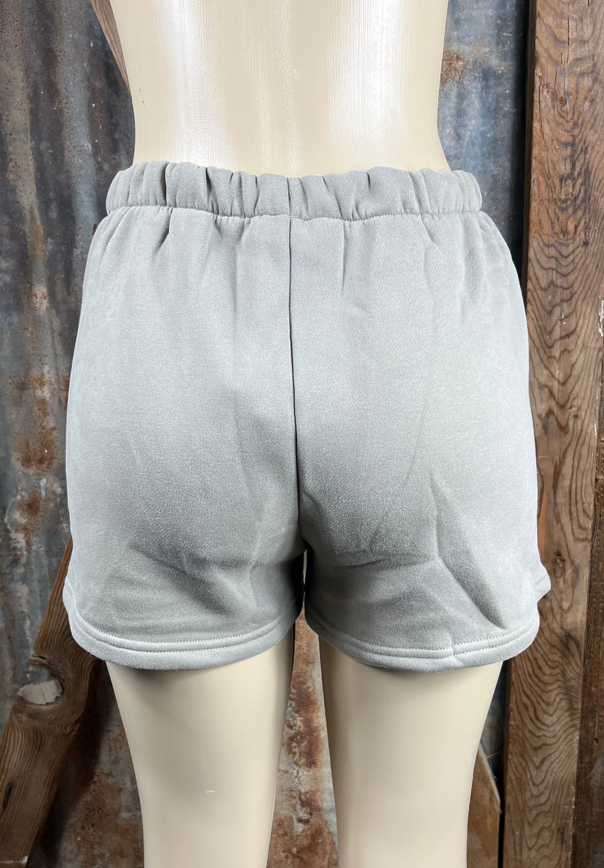 Bayliss brand. Casual muted gray (actual color in outfit photo) high, elastic waist with side pockets. S, M, L. $17