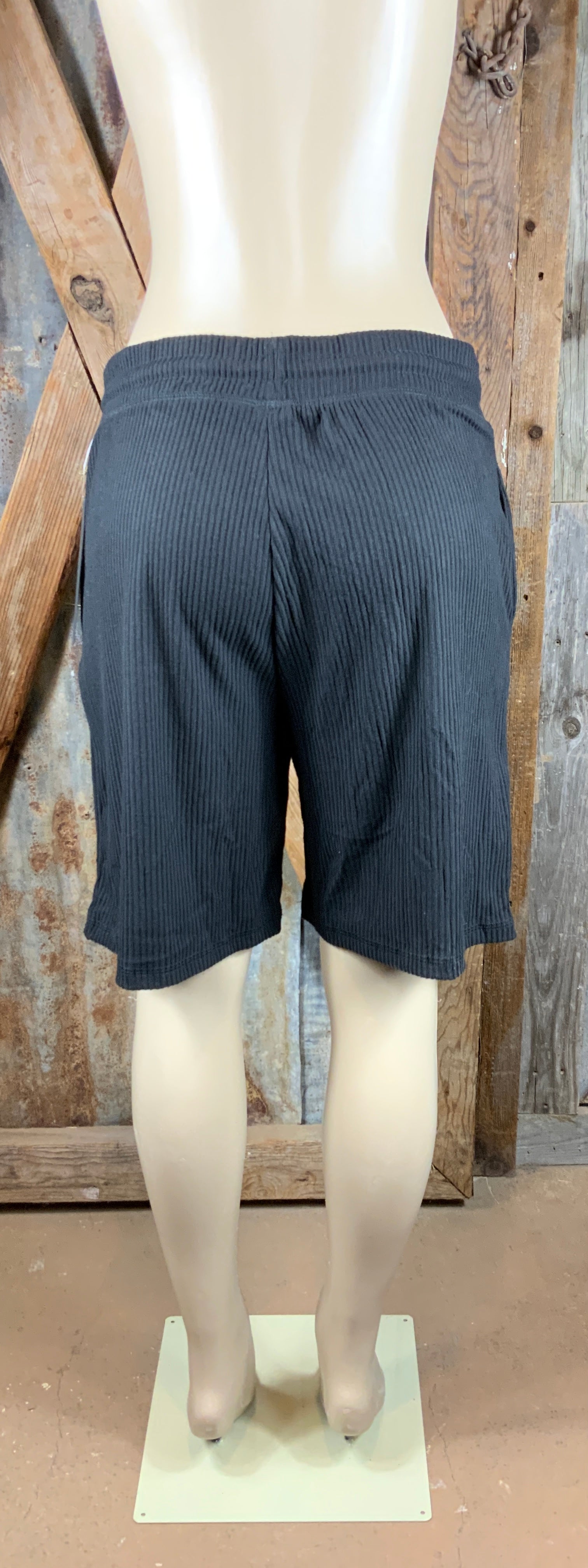 Mono B. brand. Black, knee length, ribbed, drawstring waist and pockets. S, M, L $15